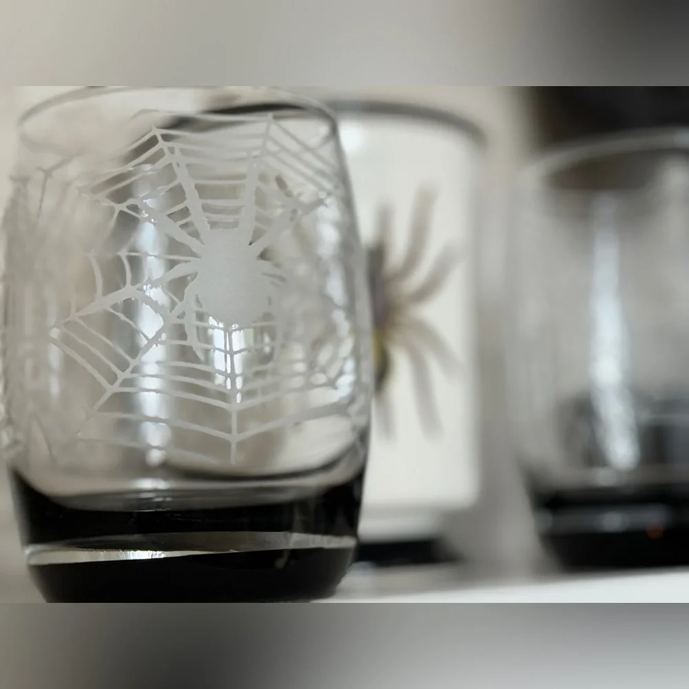 Set of 2 spider Old Fashioned etched glasses